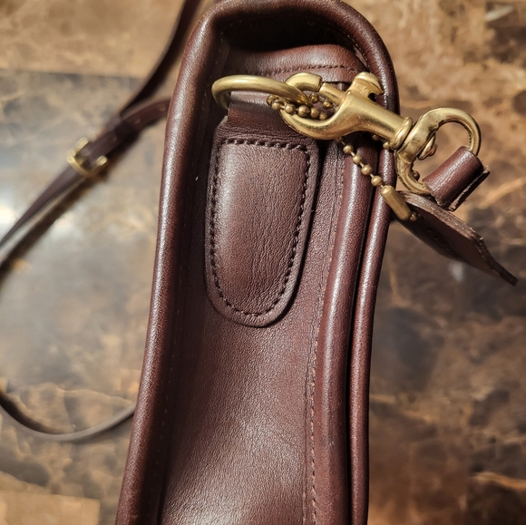 Vintage Coach Pocket Purse (style no. 9755) in brown leather.  - Picture 8 of 15